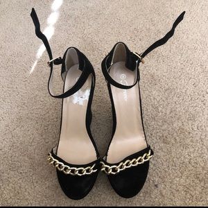 Delicacy Velvet Wedge